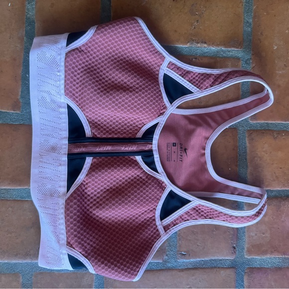 Nike Women's Pink Sports Bra - Picture 1 of 3